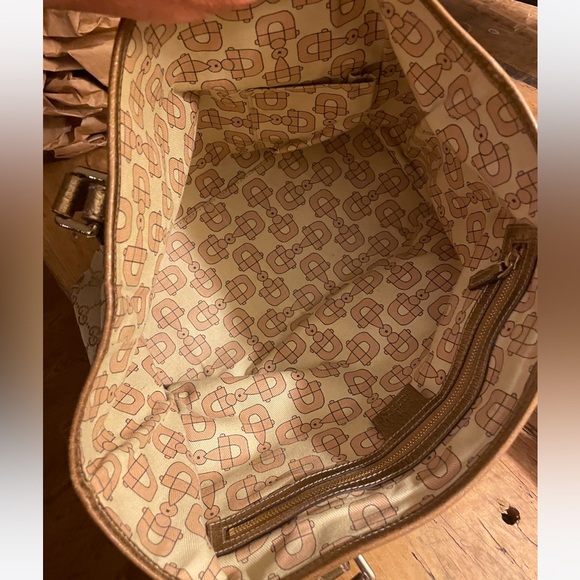 COPY-Gucci tote bag w/gold charm (additional photos duplicate listing) - Picture 4 of 13